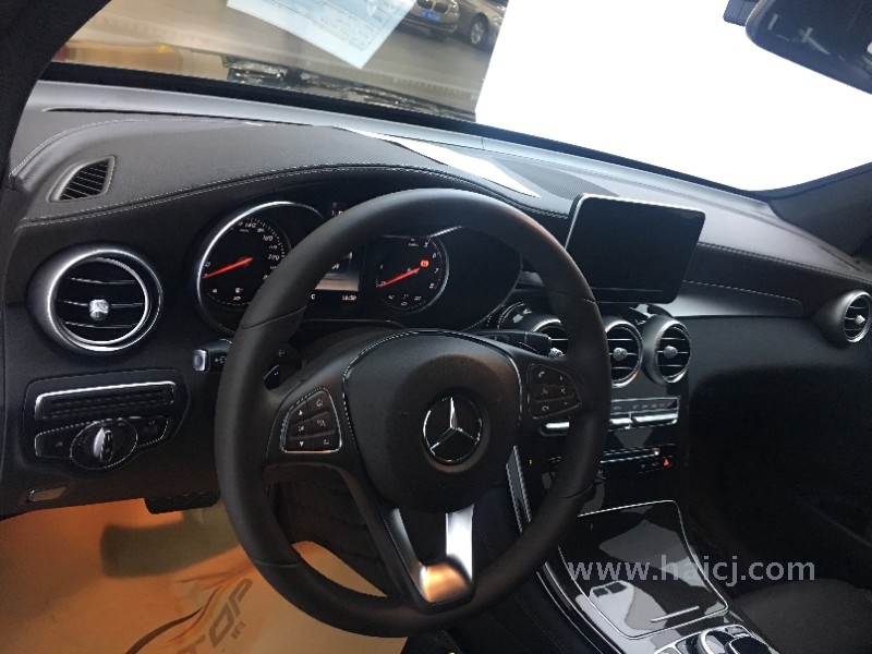 奔驰 GLC级 2.0T 手自一体 动感型 2017款