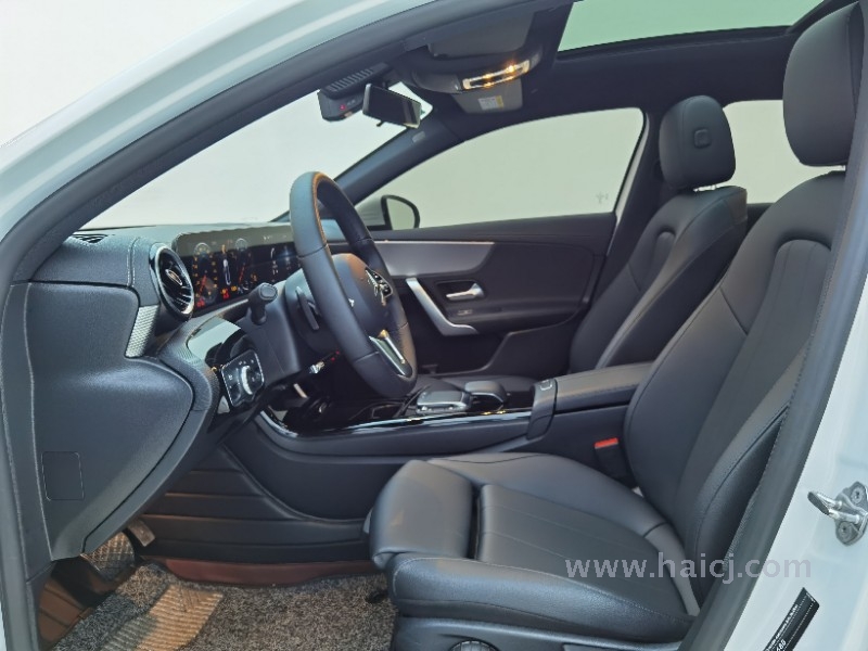 奔驰 A级 1.3T 双离合 运动版特殊配置(改款) 2020款