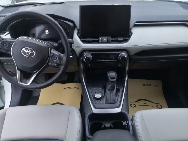 丰田 威兰达 2.0 无级 四驱科技版 2020款