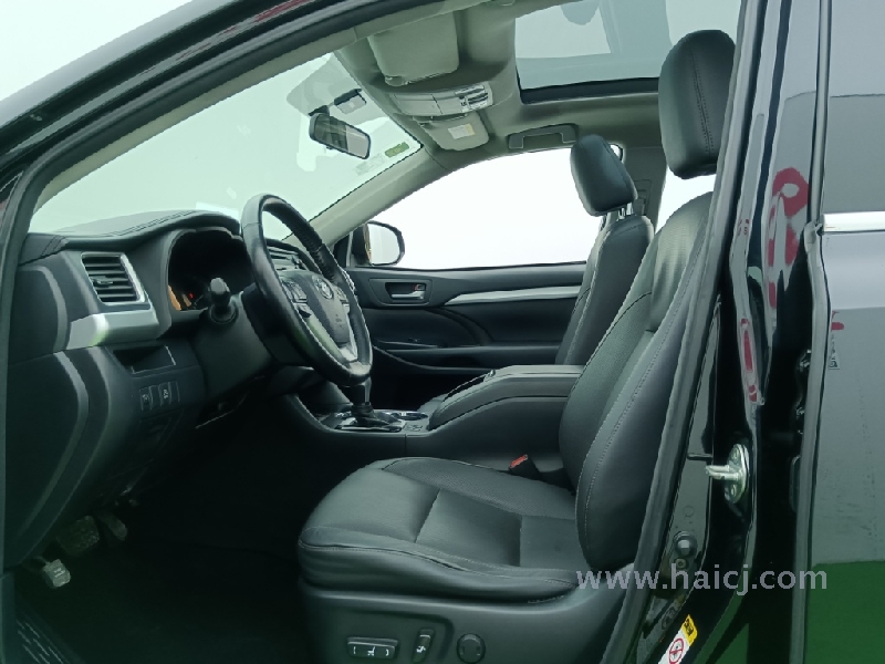 丰田 汉兰达 2.0T 手自一体 四驱豪华导航版7座 2015款